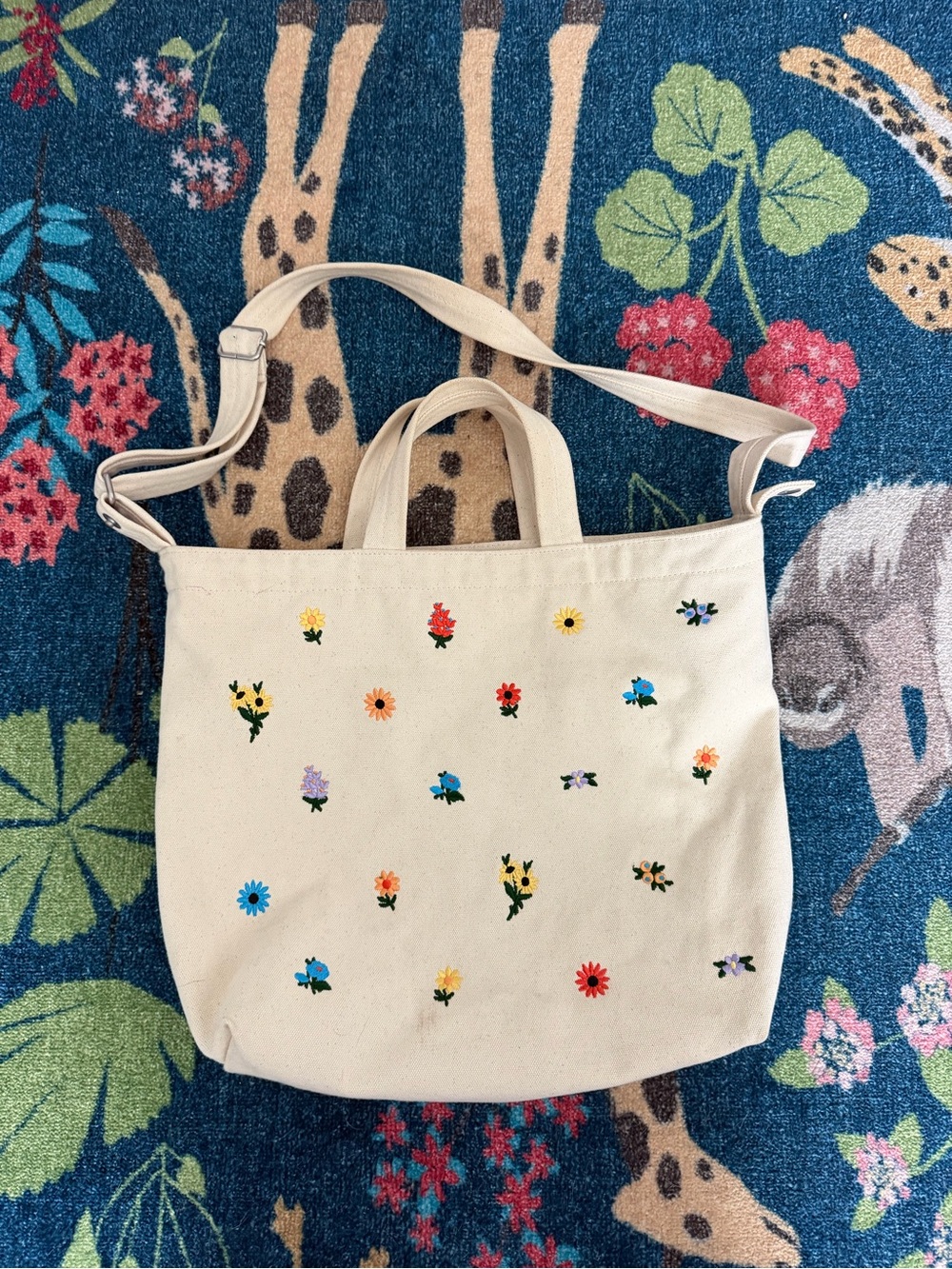 Baggu Horizontal Zip Duck Bag Floral Embroidered Canvas Tote